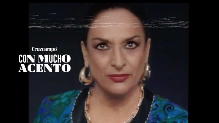 Con mucho acento