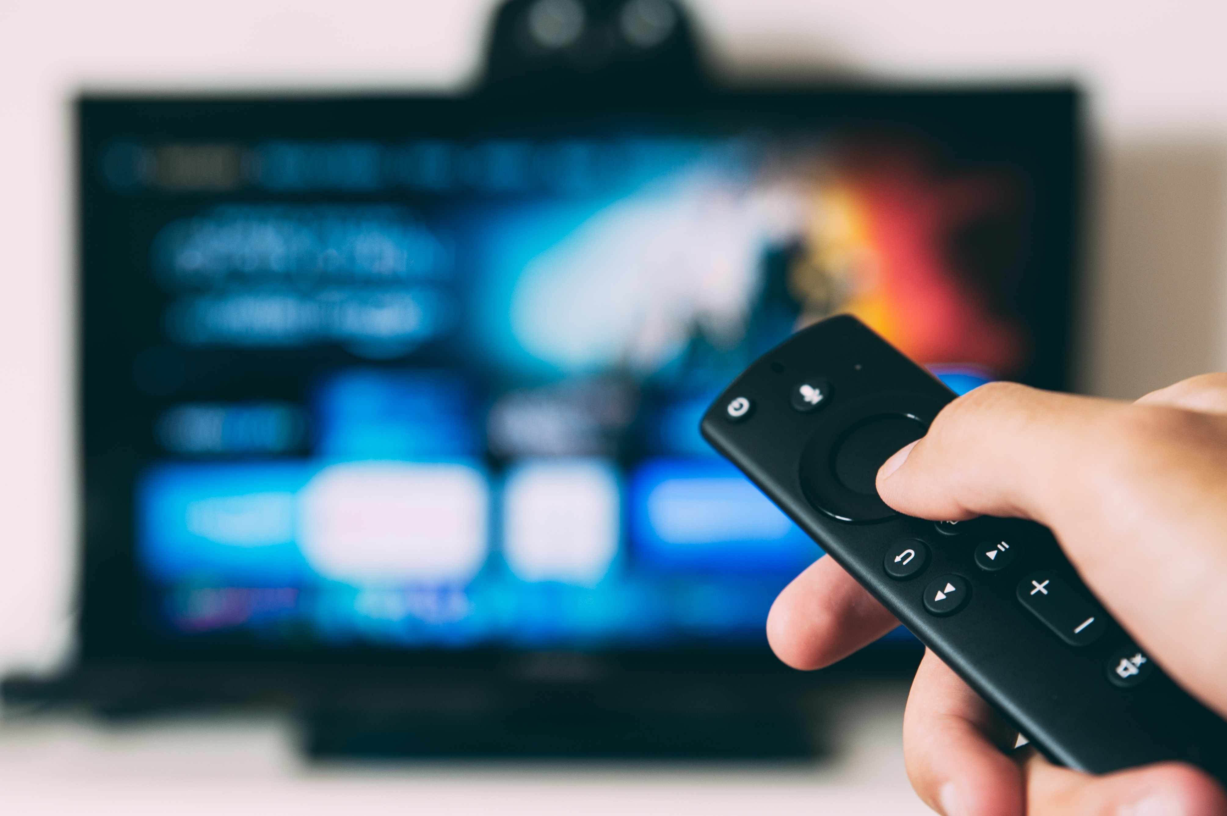 Mando a distancia cambiando de canal de TV